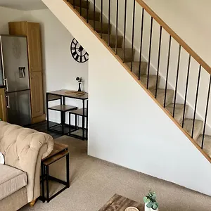 https://central-cosy-home-large-garden.bournemouth-hotels.org