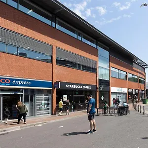 https://modern-peaceful-flat-in-town.bournemouth-hotels.org